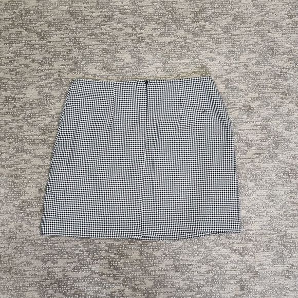 Black and white Houndstooth pattern mini skirt - Picture 6 of 8